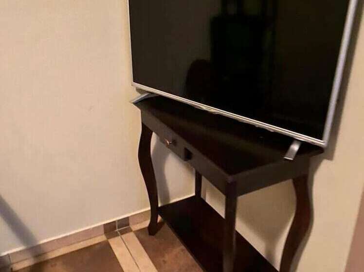 پانسیون Hostal Claros