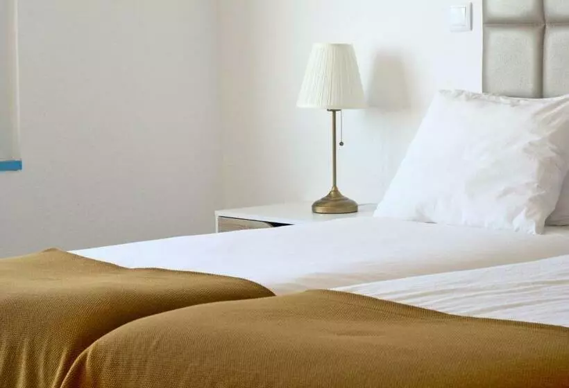 پانسیون Mega Ocean Magoito   Guest House   Sintra