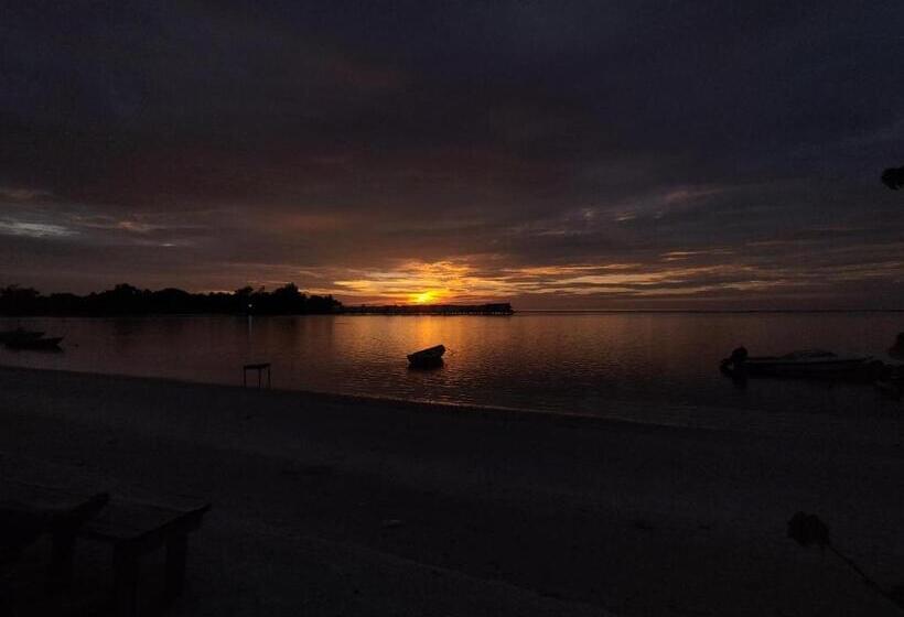 پانسیون Ninos K.guraidhoo