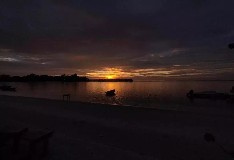پانسیون Ninos K.guraidhoo