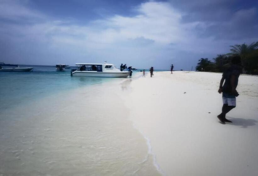 پانسیون Ninos K.guraidhoo