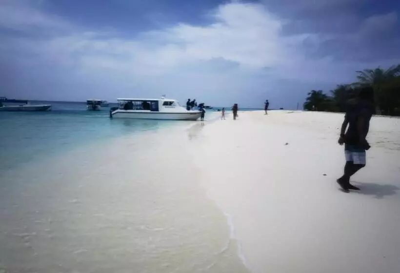 پانسیون Ninos K.guraidhoo