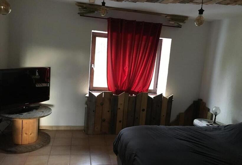 تختخواب و صبحانه Bois & Repos