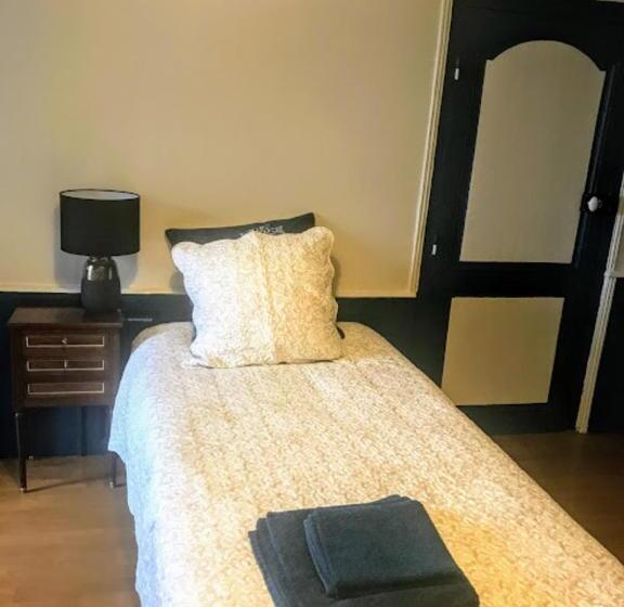 ベッドアンドブレックファースト La Tour Cachée