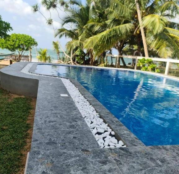 فندق Blue Ocean Resort