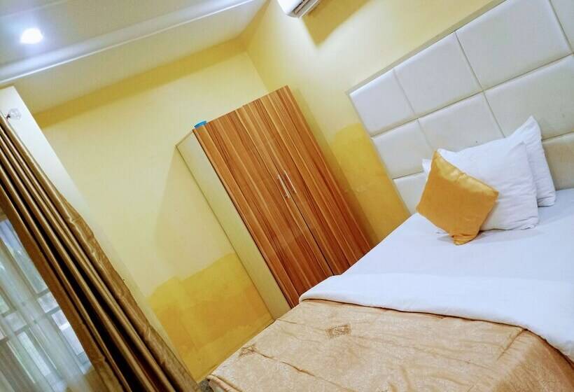 هتل Jaiye S Place