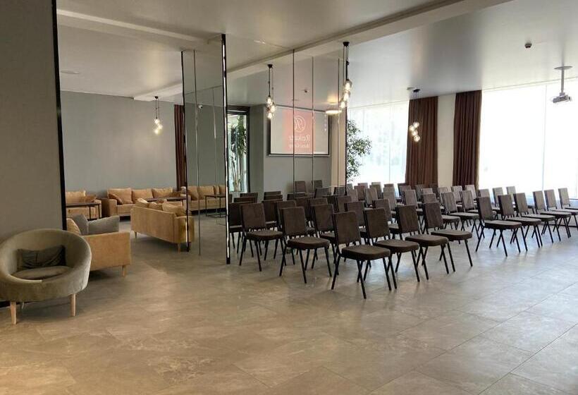 فندق Optima Collection Kamianske