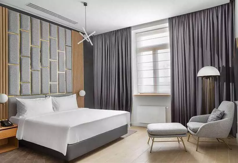 هتل The Basilian Minsk, Curio Collection By Hilton