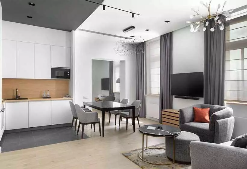 هتل The Basilian Minsk, Curio Collection By Hilton