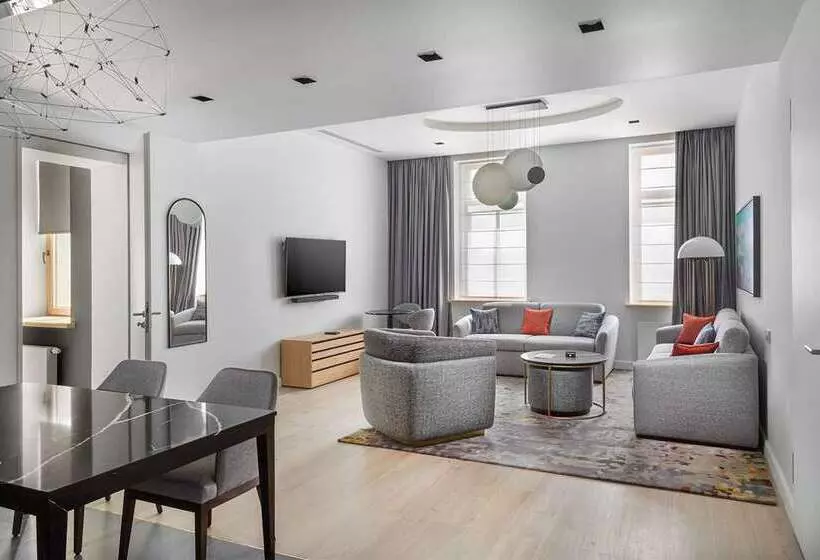 هتل The Basilian Minsk, Curio Collection By Hilton