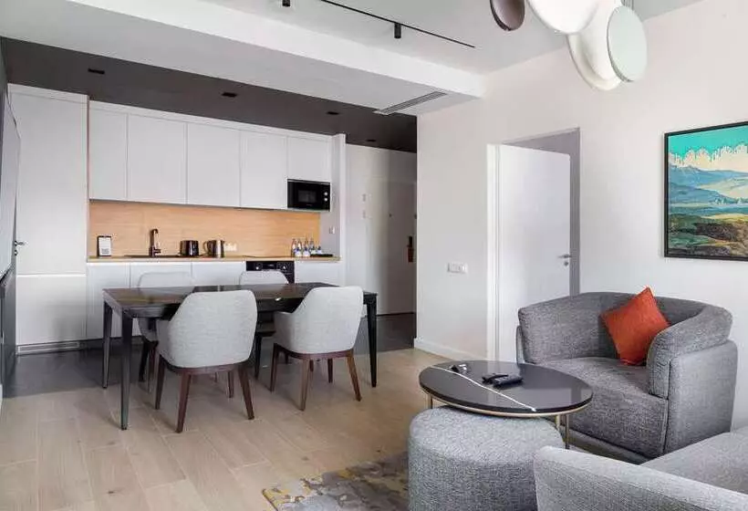 هتل The Basilian Minsk, Curio Collection By Hilton