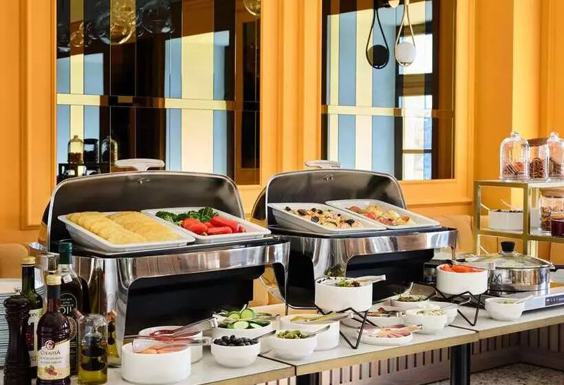 هتل The Basilian Minsk, Curio Collection By Hilton