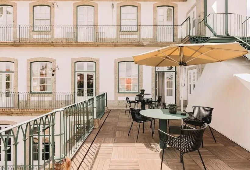 Majatalo Torel Royal Court