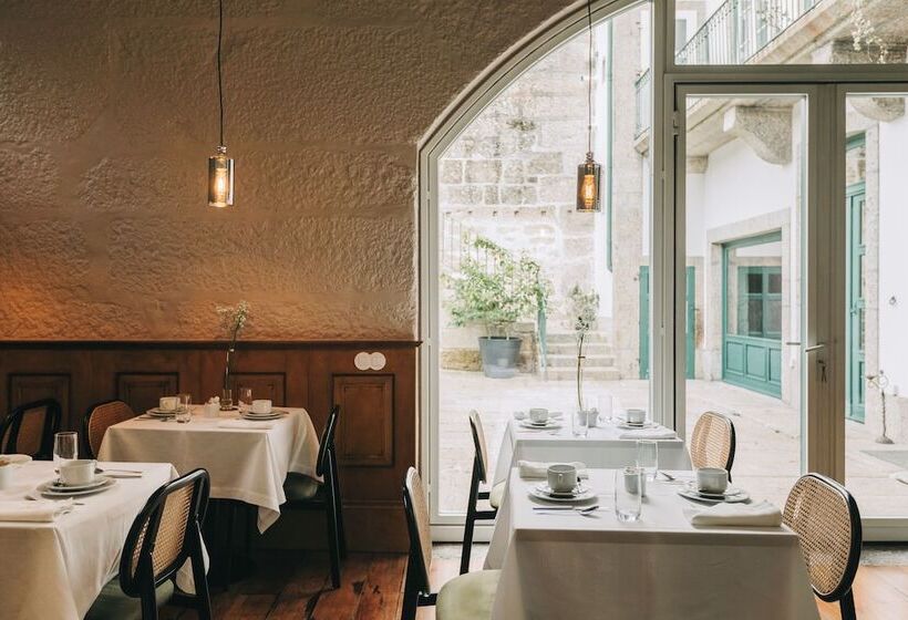 پانسیون Torel Royal Court