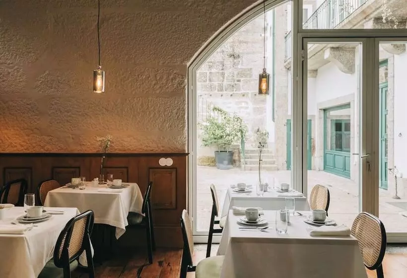 Majatalo Torel Royal Court