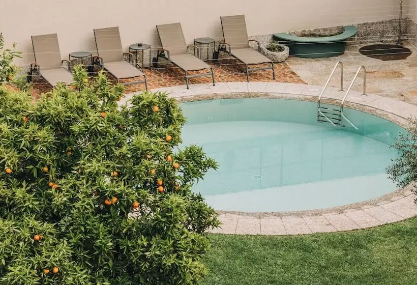 Majatalo Torel Royal Court