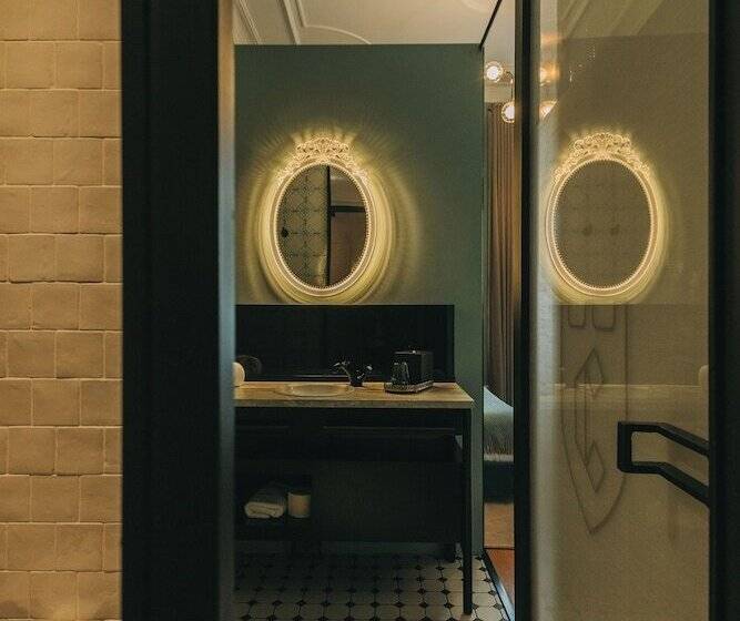 پانسیون Torel Royal Court