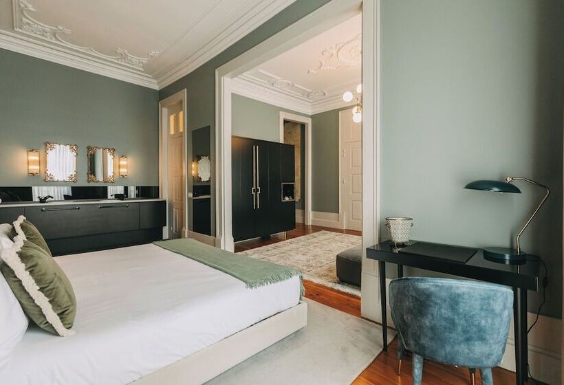 پانسیون Torel Royal Court