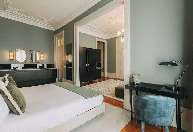 Majatalo Torel Royal Court