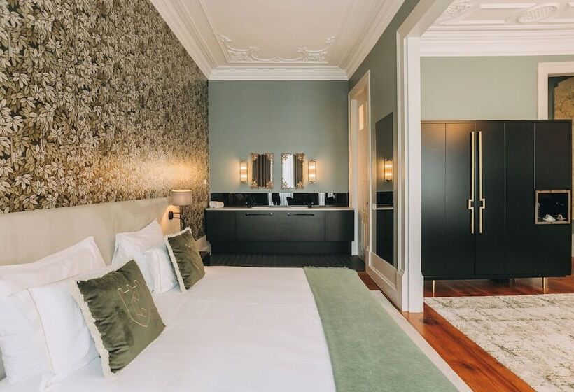 پانسیون Torel Royal Court