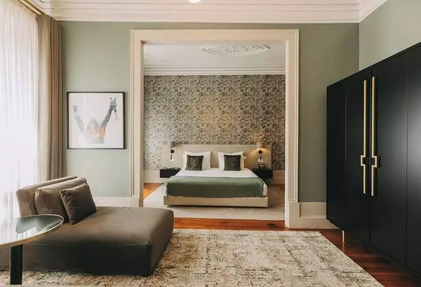 Majatalo Torel Royal Court