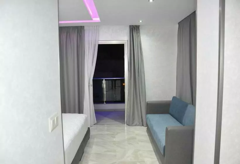 هتل Hôtel Laluna Bay