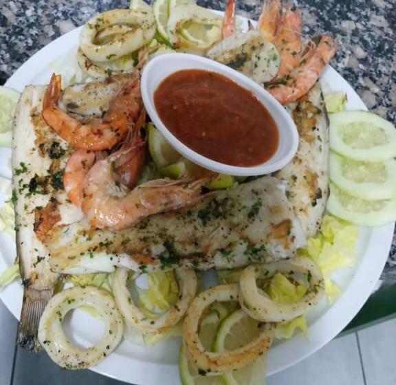 هتل Hôtel Laluna Bay