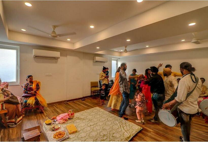 Fabhotel F9 Kirti Nagar