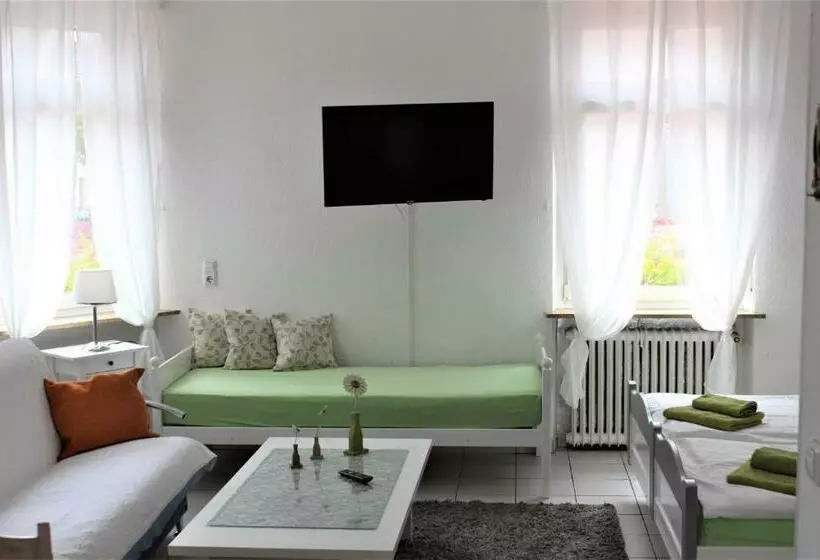 Hotelli Zur Post Schwanheim