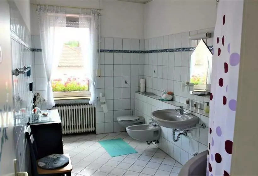 Hotelli Zur Post Schwanheim