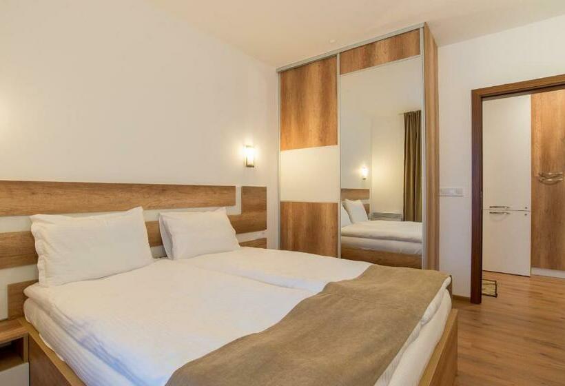 Mountain View Apartment 541