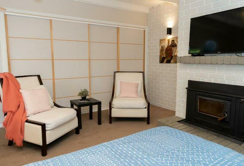 膳宿费 Cozy And Spacious Studio With Sunny Deck