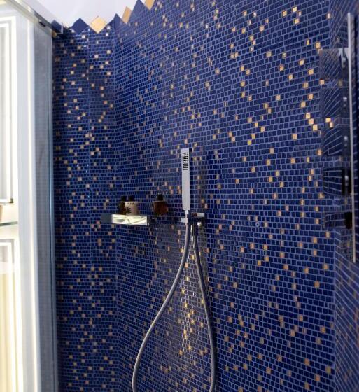 ペンション La Rondinaia