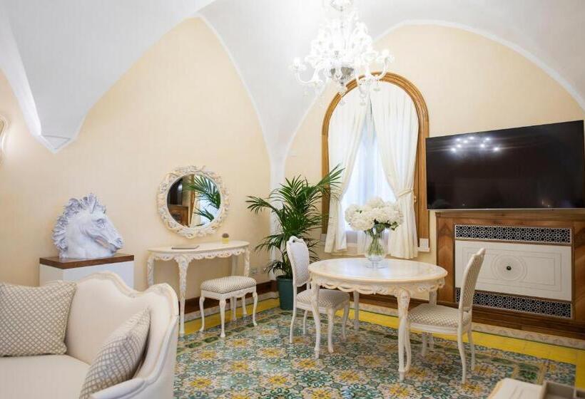 ペンション La Rondinaia