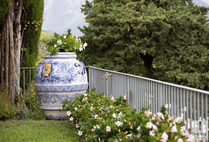 ペンション La Rondinaia