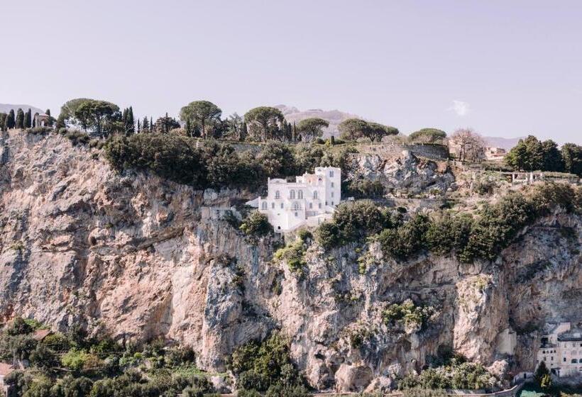 ペンション La Rondinaia