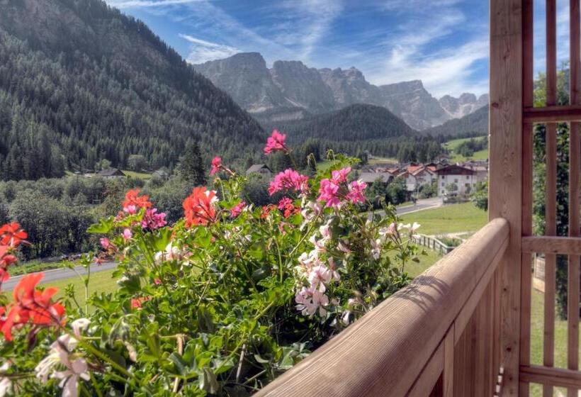 ホテル Ciasa Medalghes