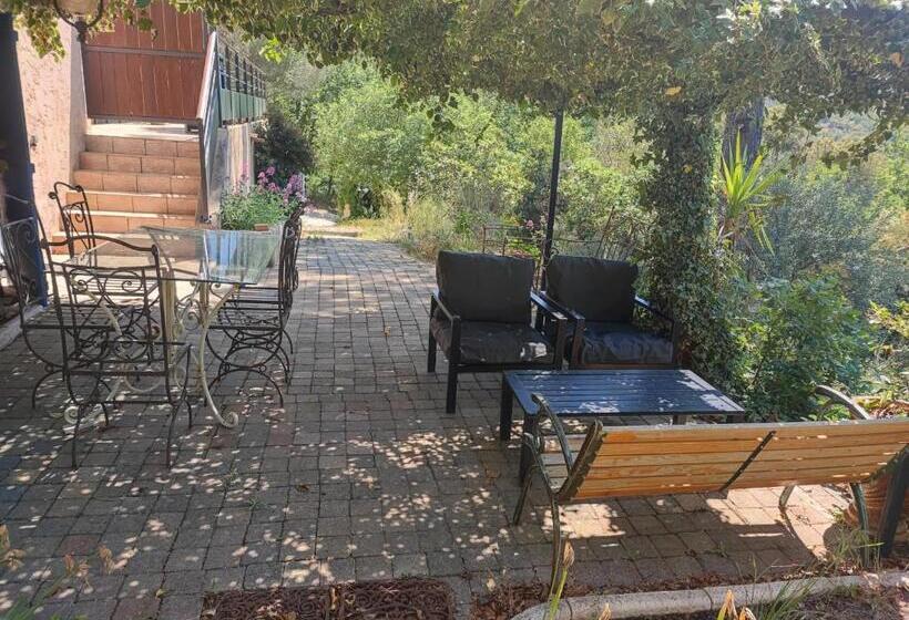 펜션 Appartement En Pleine Nature Avec Piscine Chauffée