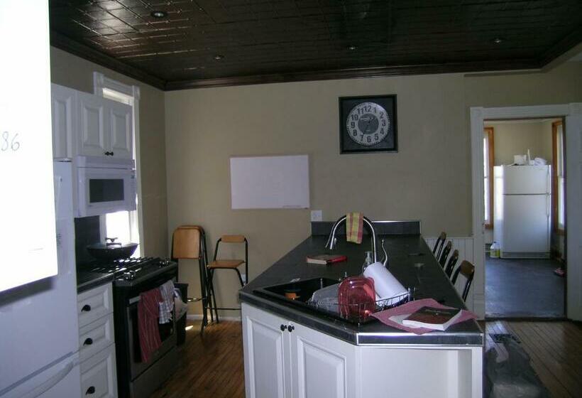 بنسيون Elsie J S Historic House