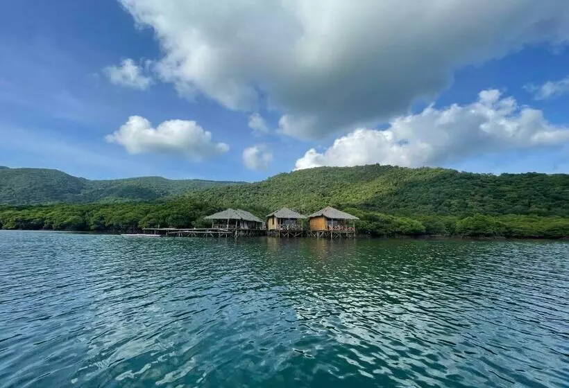 Pensione Floating Paradise