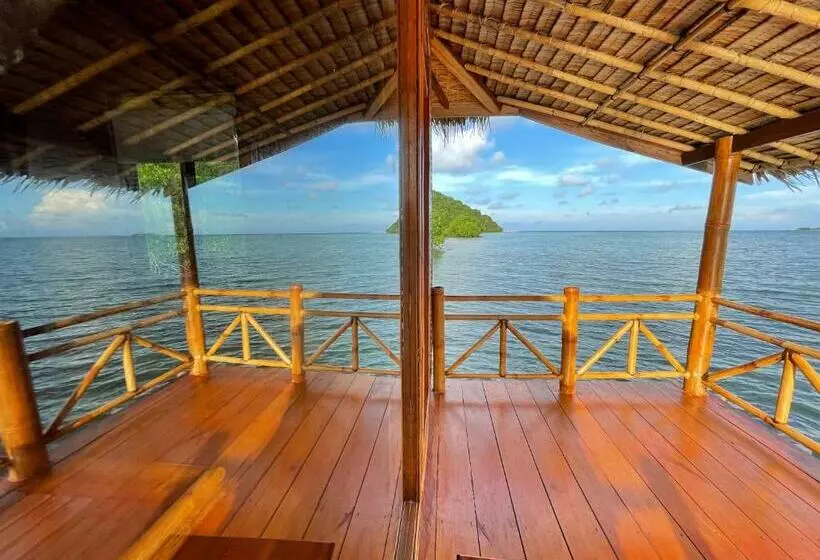 Pensione Floating Paradise