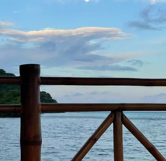 Pensione Floating Paradise