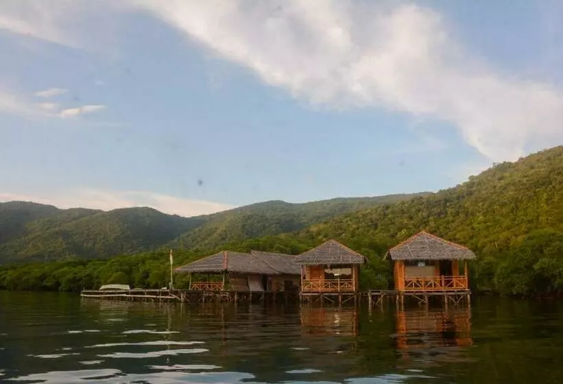 Pensione Floating Paradise