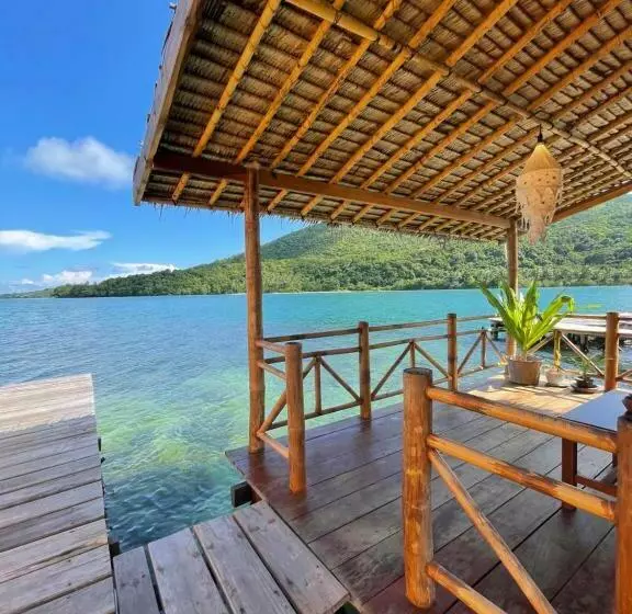 Pensione Floating Paradise