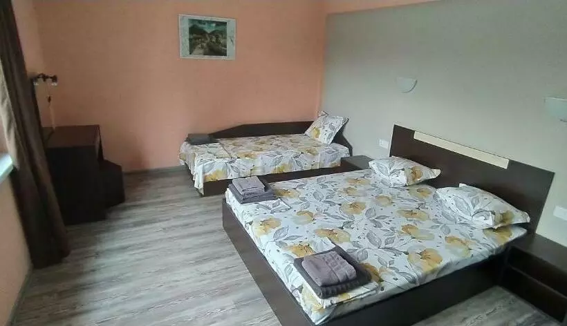 پانسیون Guest Rooms Mery
