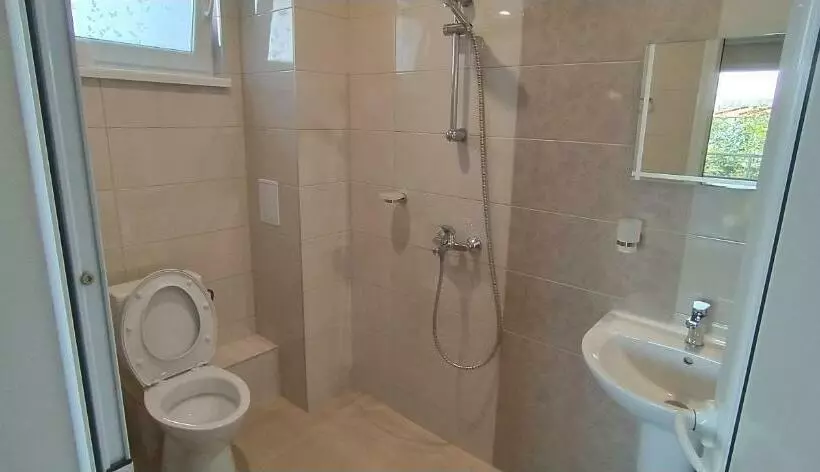 پانسیون Guest Rooms Mery