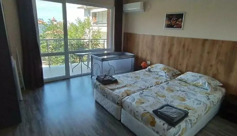 پانسیون Guest Rooms Mery