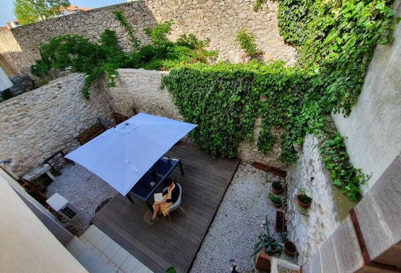 بنسيون Il Porto