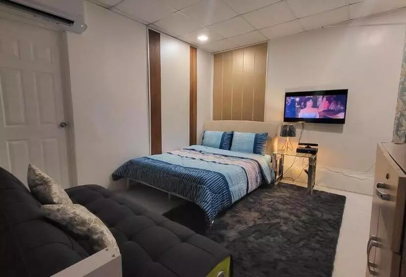 پانسیون Josephine S Bunker