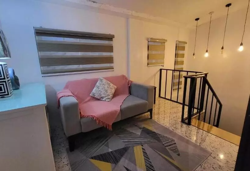 پانسیون Josephine S Bunker